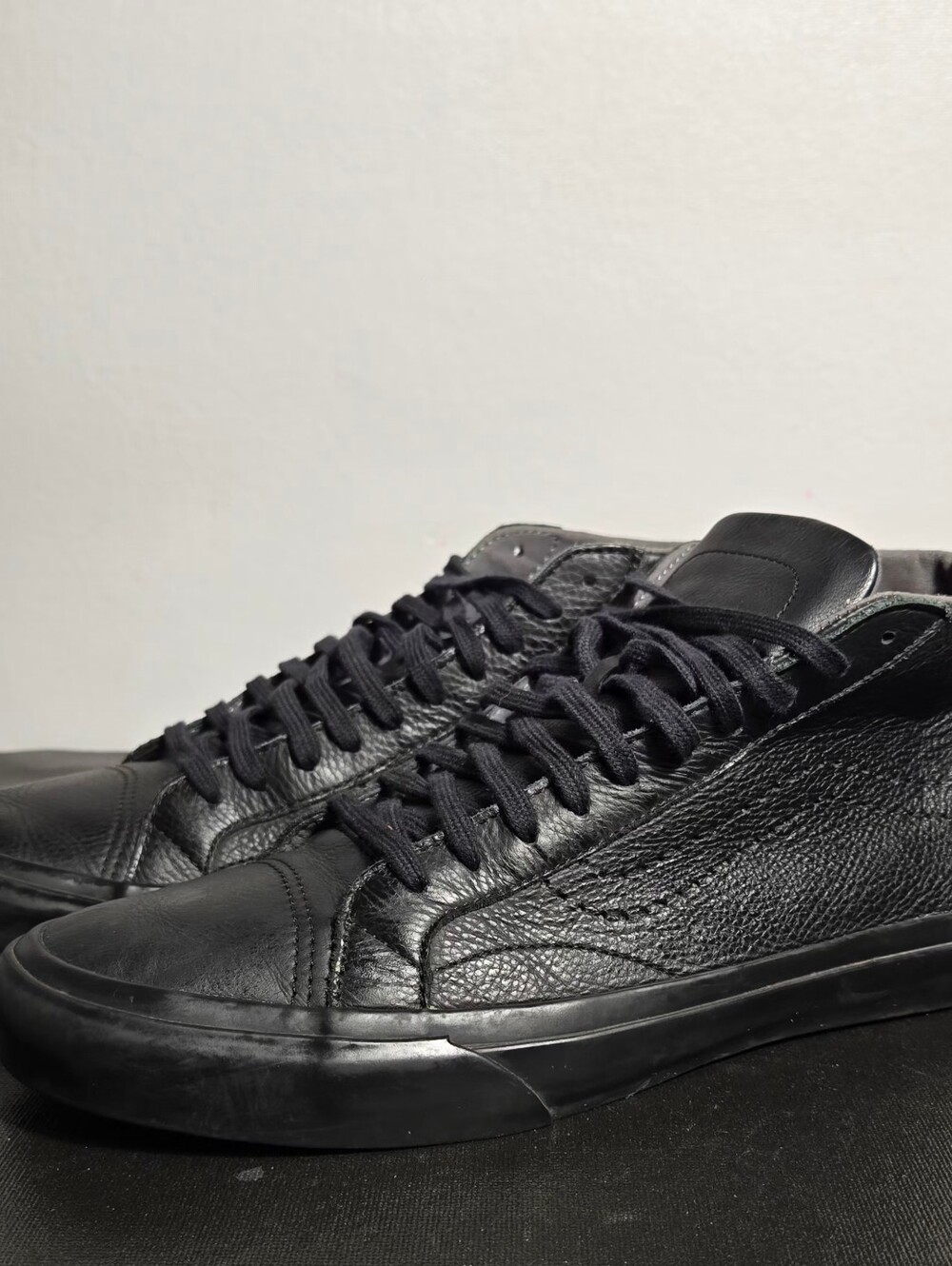 RARE VANS Old Skool Skateboarding Shoes Men's Black Tumbled LeatherMen Size 11